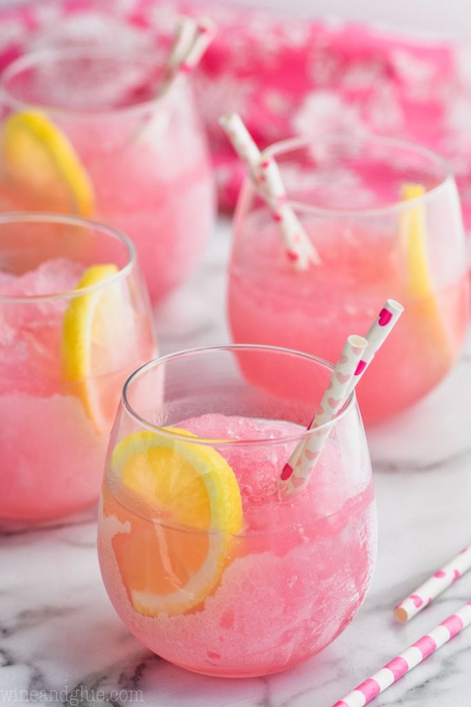 Rosa drink till enhörningsfest